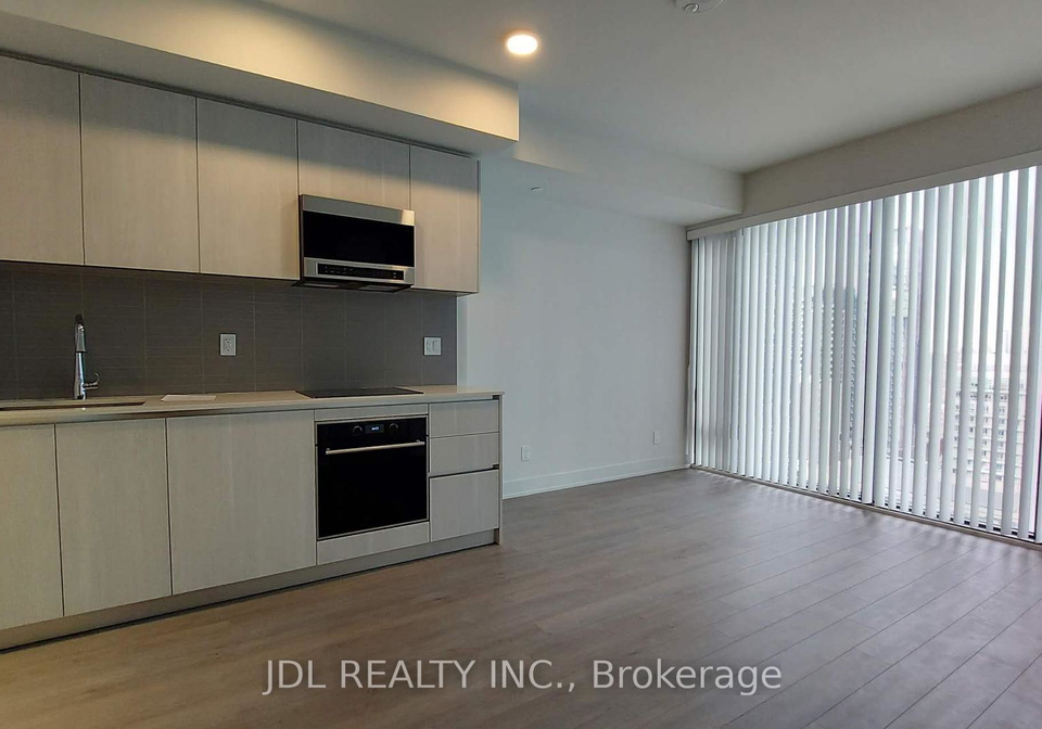 8-cumberland-street-toronto-ontario-c12253106