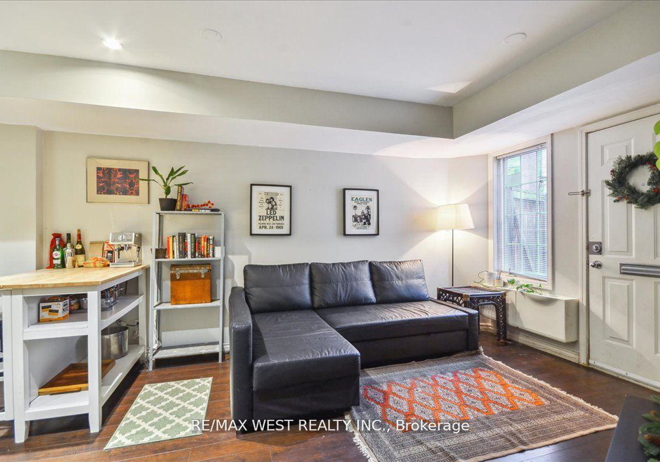 11-niagara-street-toronto-ontario-c12253337