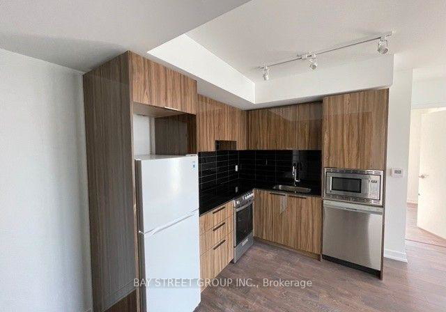 501-yonge-street-toronto-ontario-c12253443