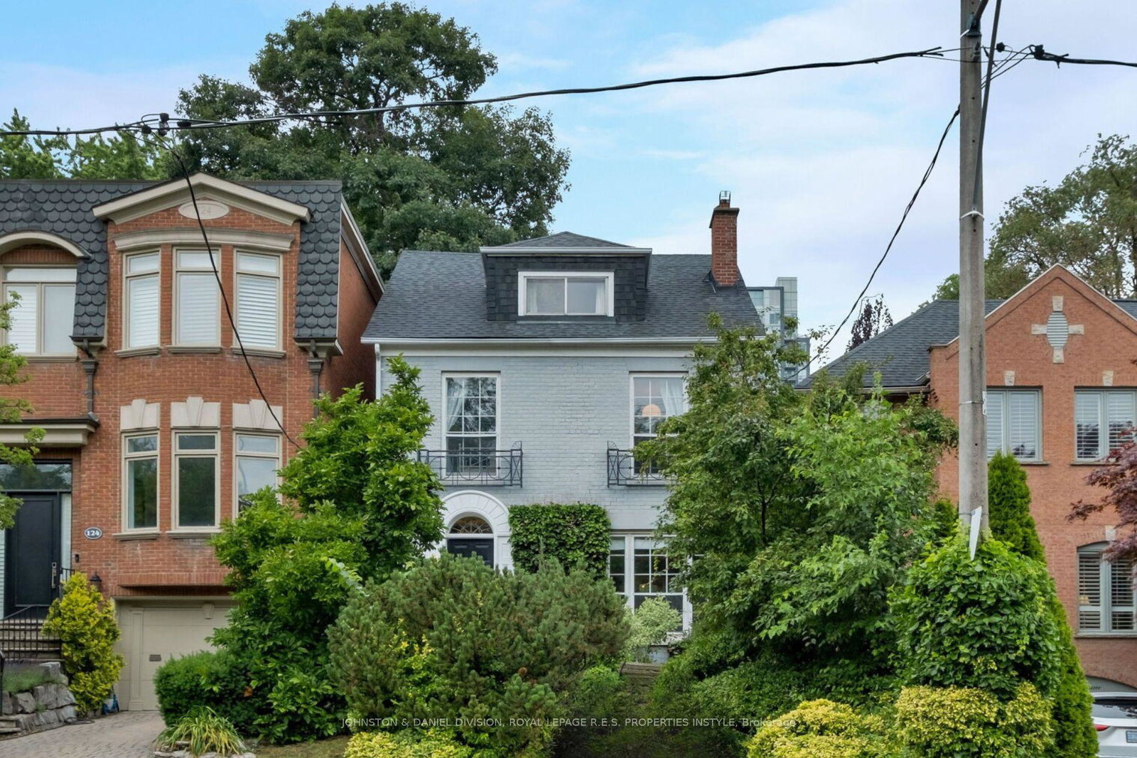 122-farnham-avenue-toronto-ontario-c12253488