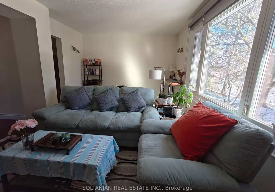 4-stonedale-placeway-north-york-ontario-c12253587