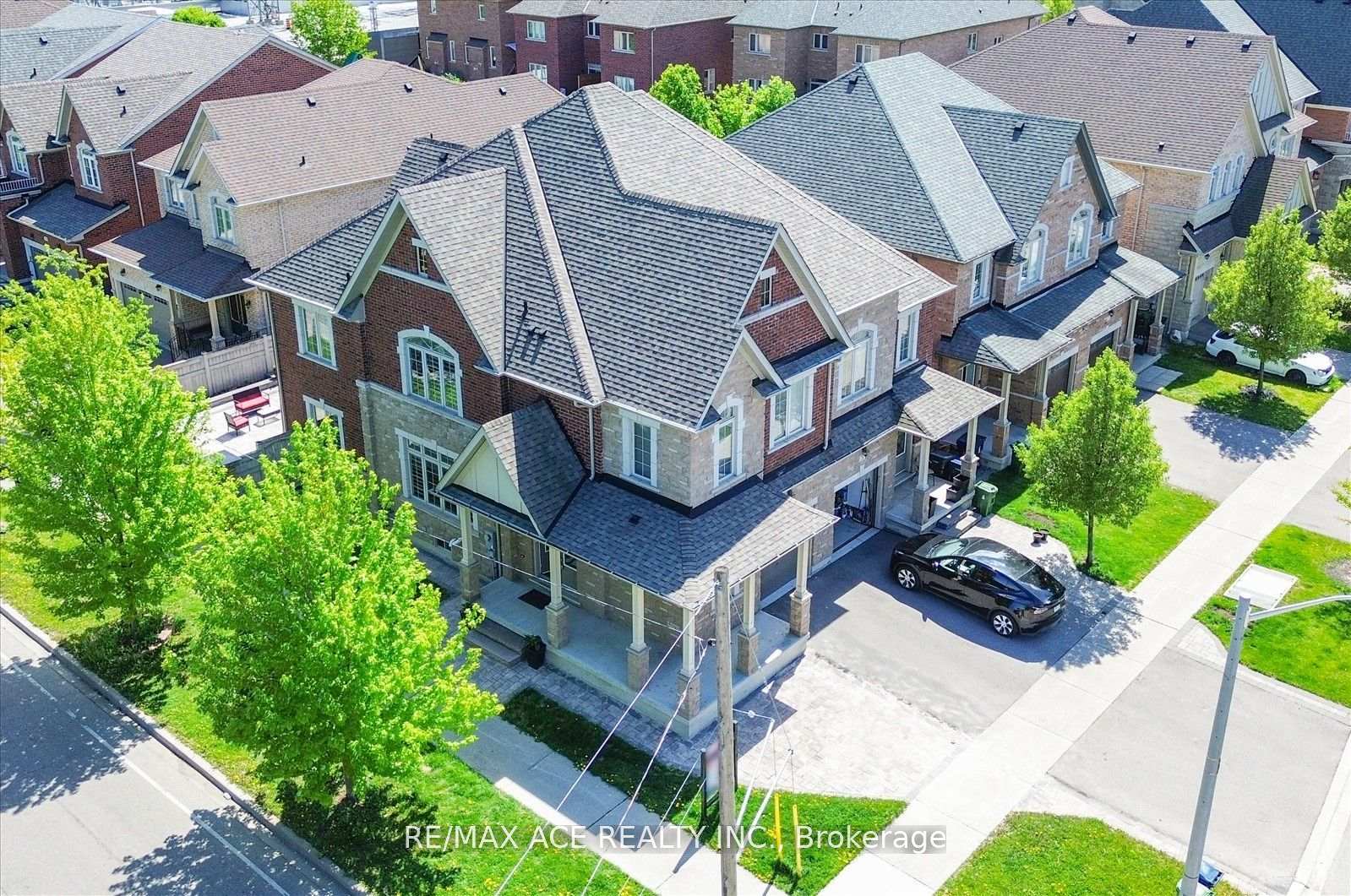 1-goldthread-terrace-toronto-ontario-c12253630