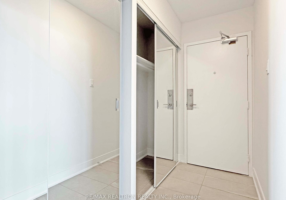 33-isabella-street-toronto-ontario-c12253971