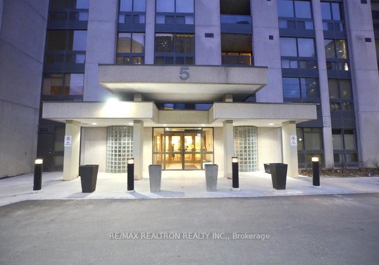 5-kenneth-avenue-north-york-ontario-c12254216
