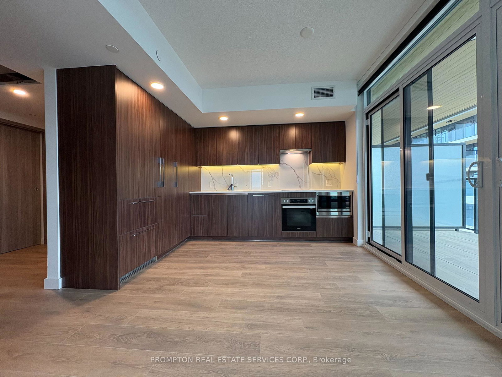 1-concord-cityplace-way-toronto-ontario-c12254412