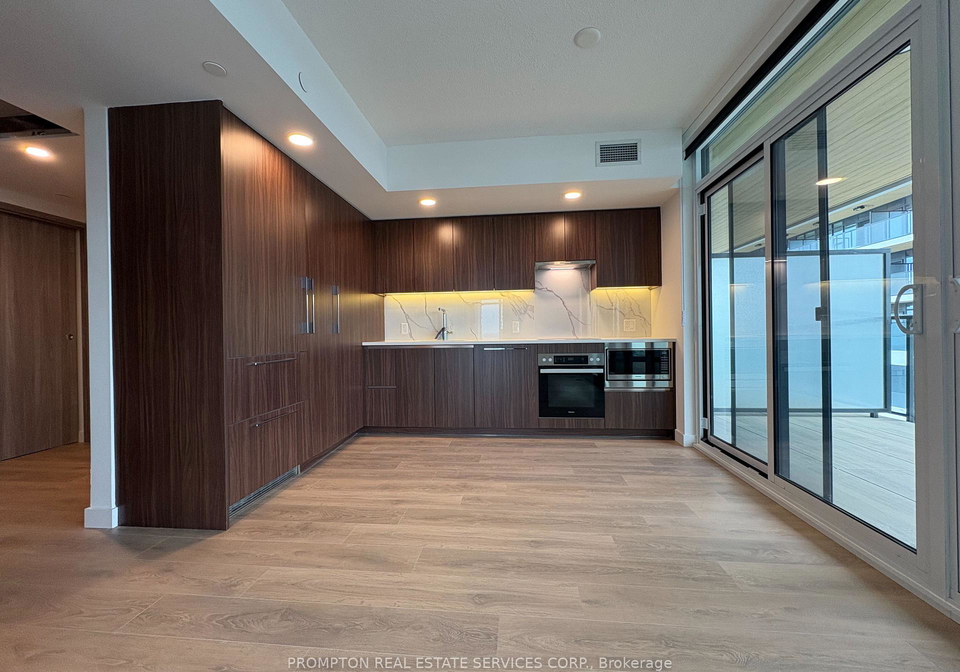1-concord-cityplace-way-toronto-ontario-c12254412