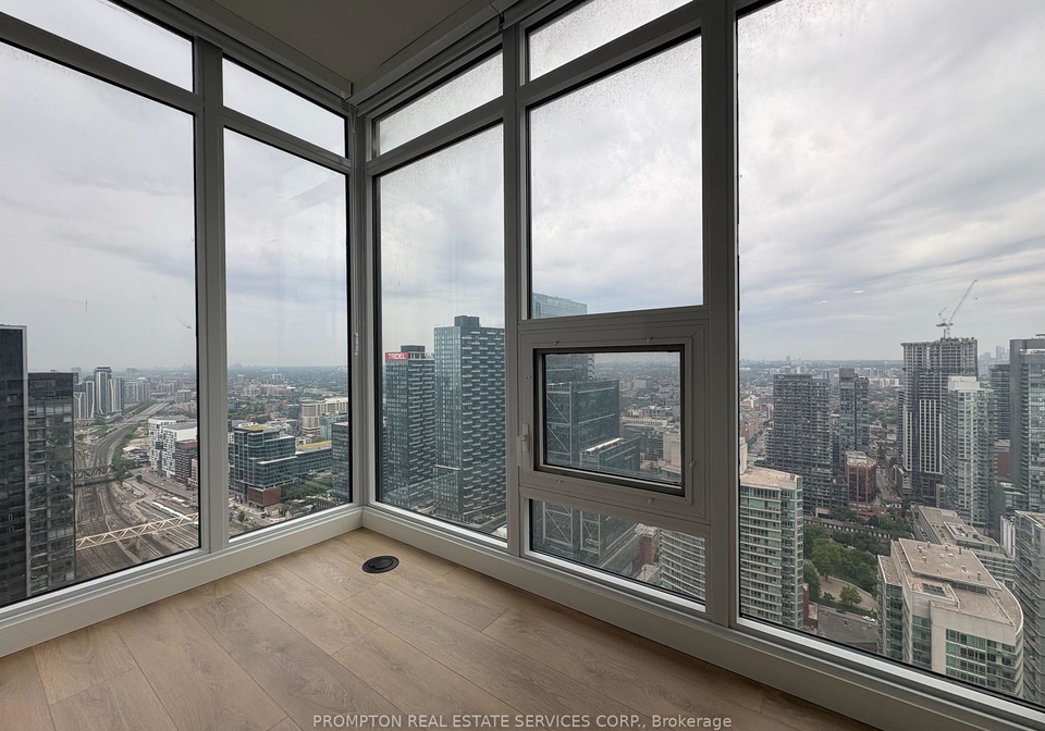1-concord-cityplace-way-toronto-ontario-c12254412
