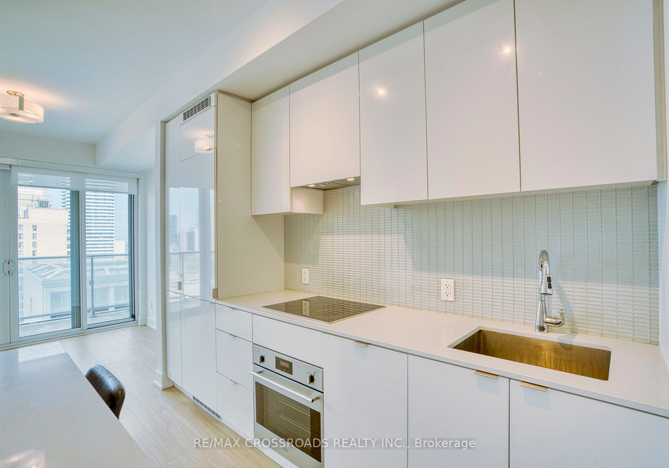7-grenville-street-toronto-ontario-c12254571