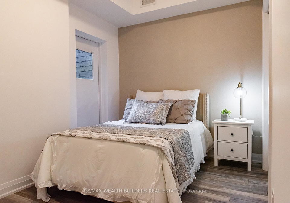 207-jarvis-street-toronto-ontario-c12254912