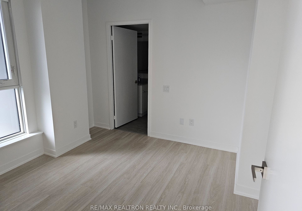 500-wilson-avenue-w-toronto-ontario-c12255465