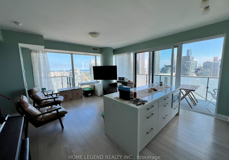 1080-bay-street-toronto-ontario-c12255871