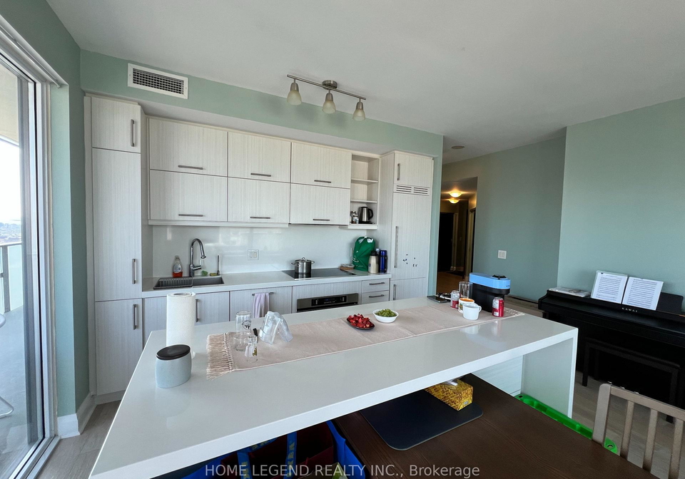 1080-bay-street-toronto-ontario-c12255871