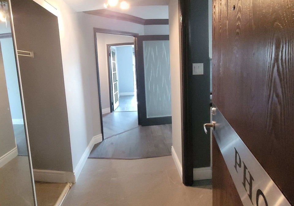 717-bay-street-toronto-ontario-c12255920