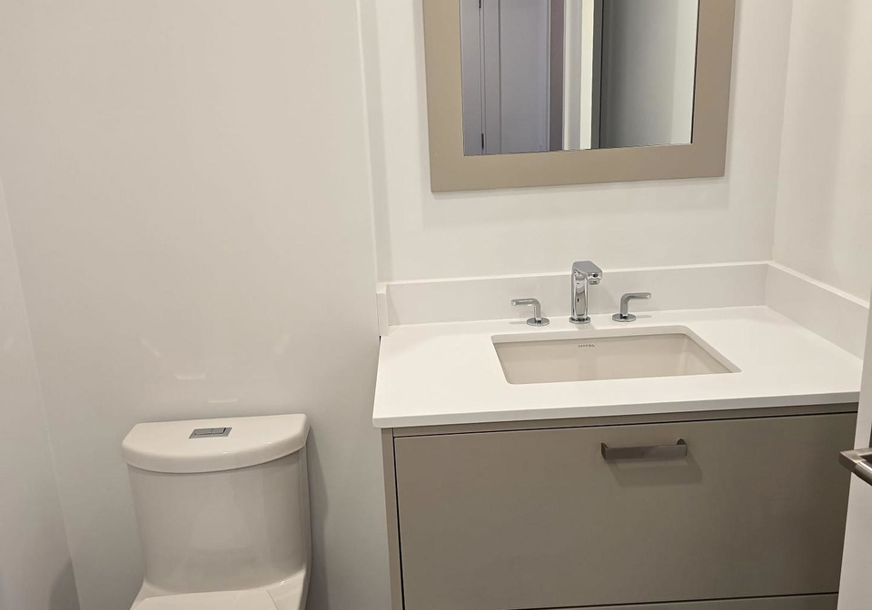 10-inn-on-the-park-drive-north-york-ontario-c12256016