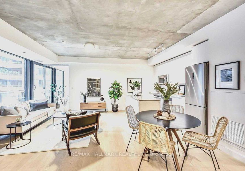111-bathurst-estates-toronto-ontario-c12256383