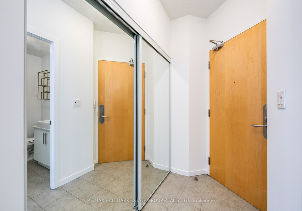 55-bremner-boulevard-toronto-ontario-c12256639