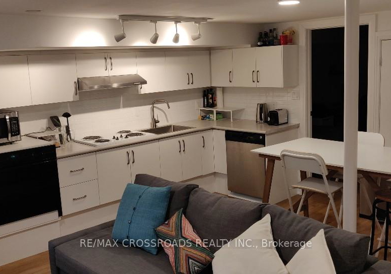 40-wells-lower-street-toronto-ontario-c12256893