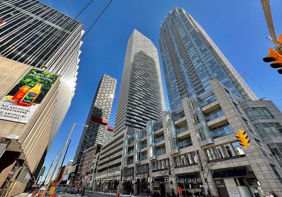 2221-yonge-street-toronto-ontario-c12257184