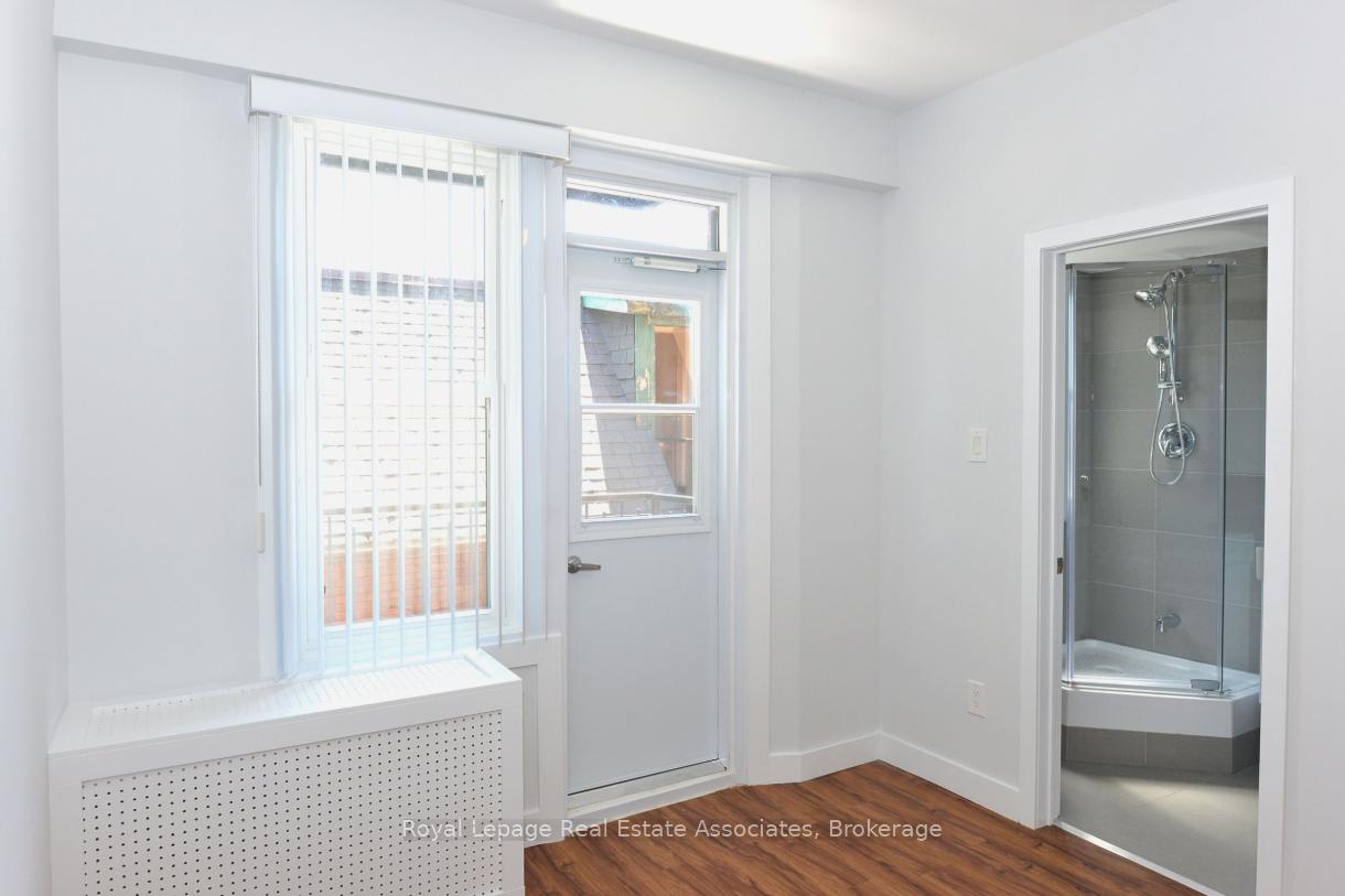160-huron-street-toronto-ontario-c12257202