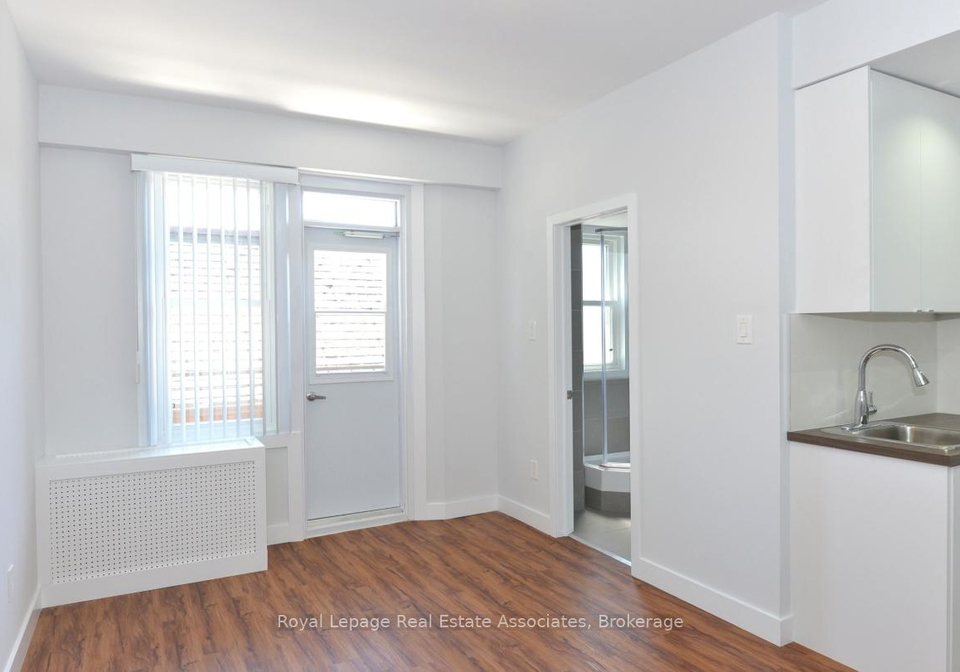 160-huron-street-toronto-ontario-c12257202