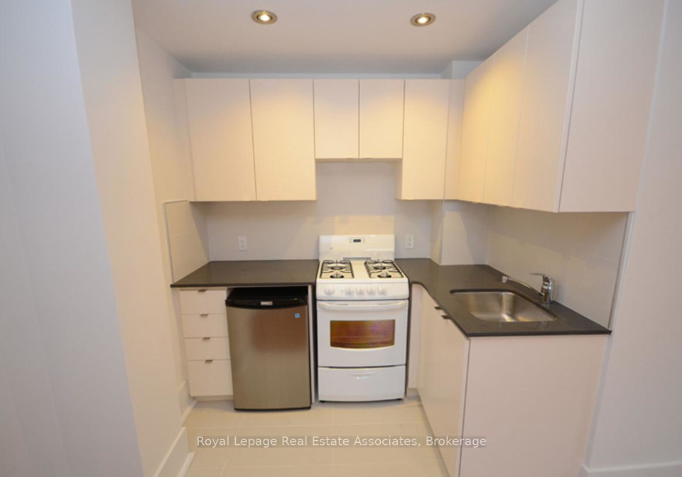 160-huron-street-toronto-ontario-c12257298