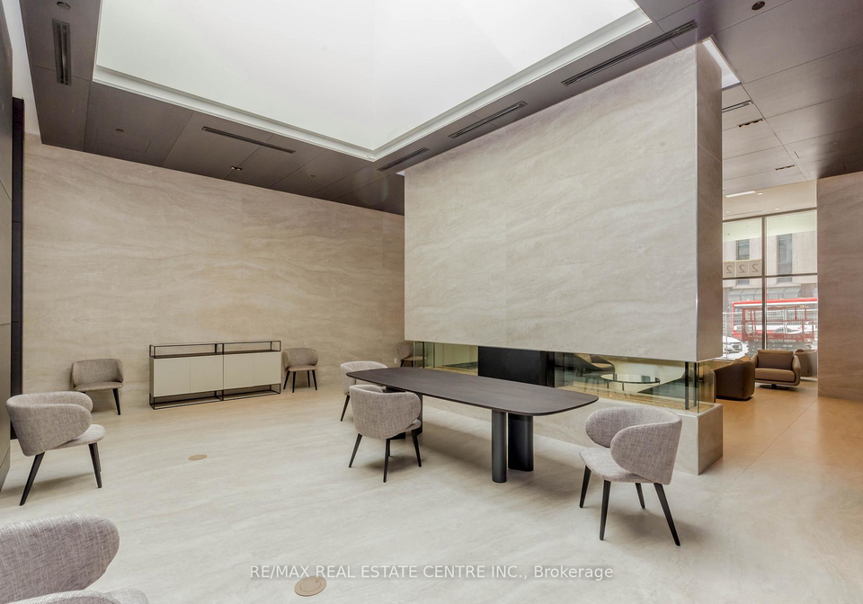 2221-yonge-street-toronto-ontario-c12257447