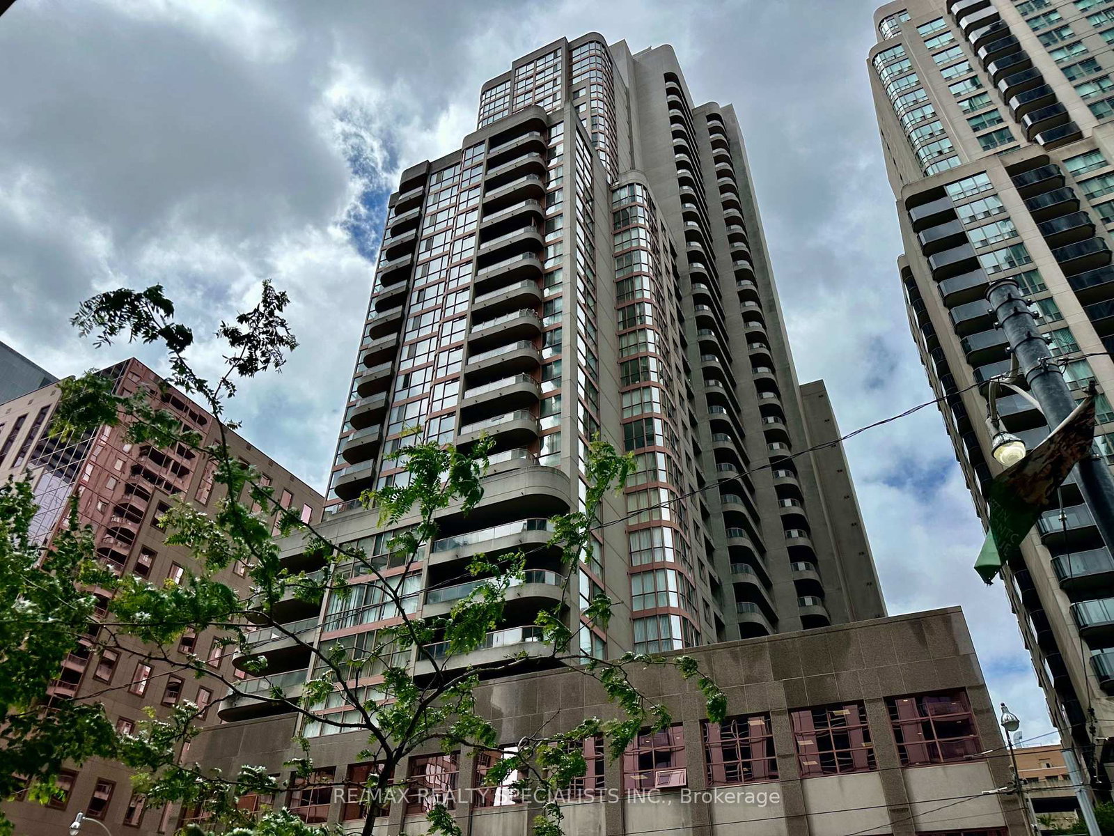 736-bay-street-toronto-ontario-c12257483