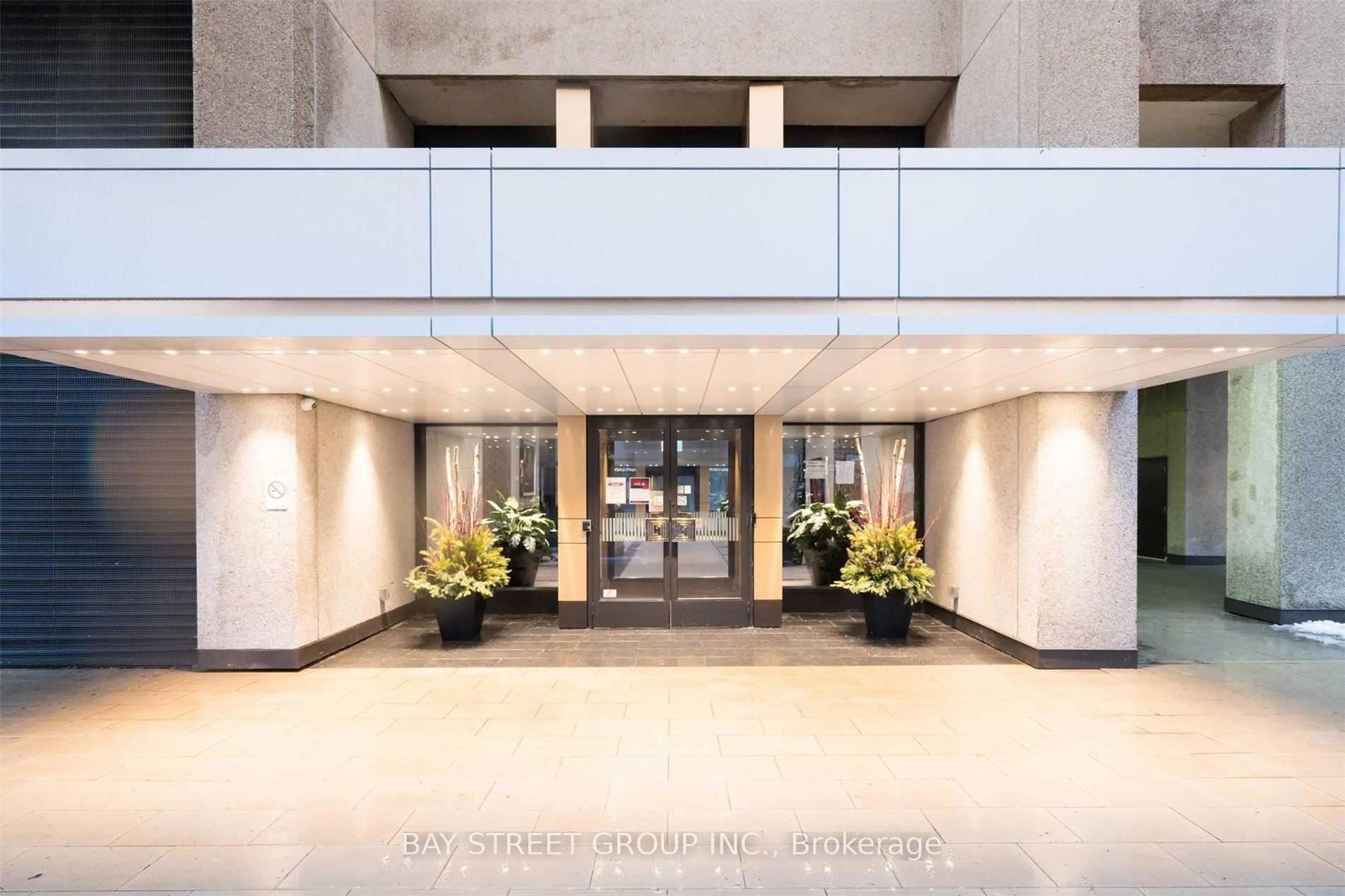33-harbour-square-toronto-ontario-c12257745