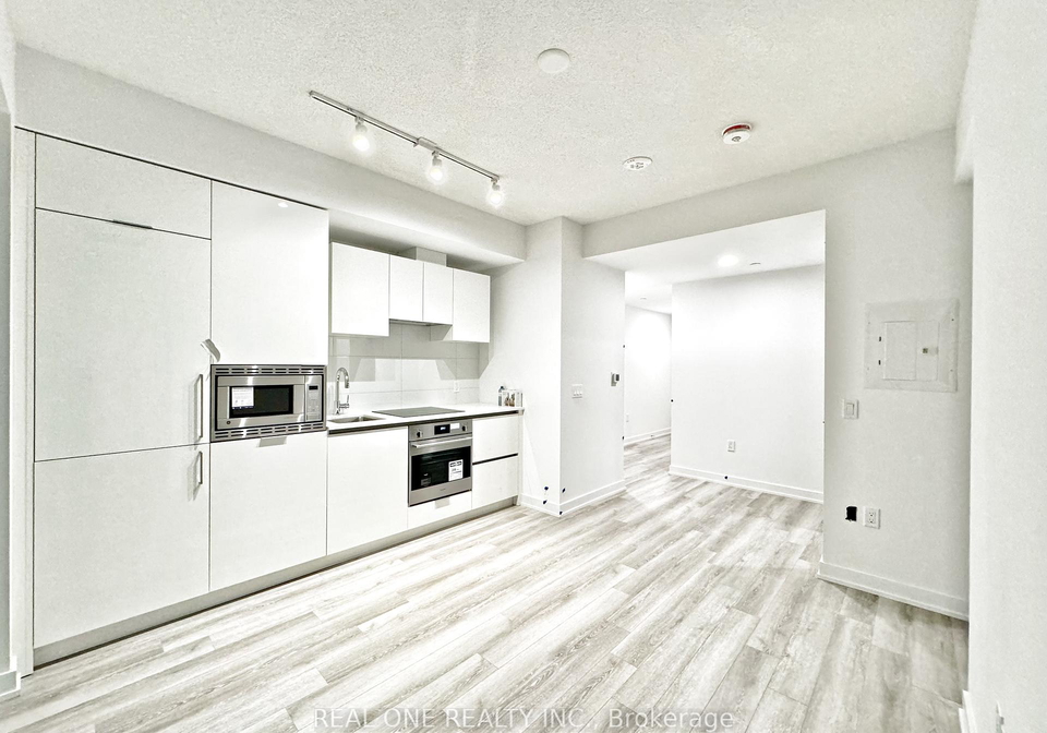 230-simcoe-street-toronto-ontario-c12257915