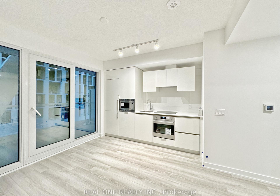 230-simcoe-street-toronto-ontario-c12257915