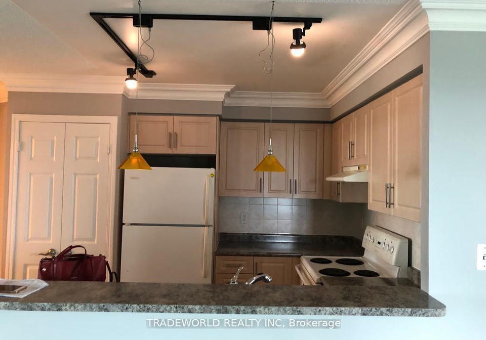 7-lorraine-drive-toronto-ontario-c12258645