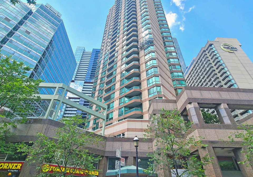38-elm-street-toronto-ontario-c12258675