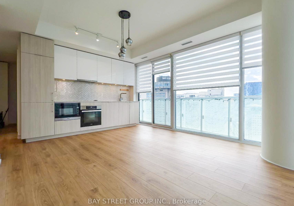15-queens-quay-e-toronto-ontario-c12258719