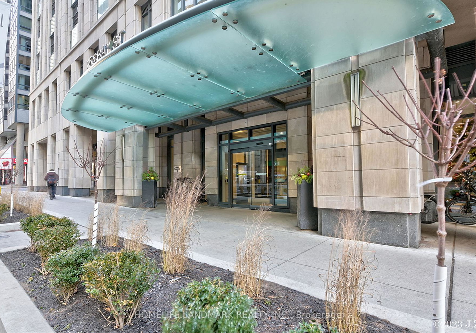 955-bay-street-toronto-ontario-c12259019