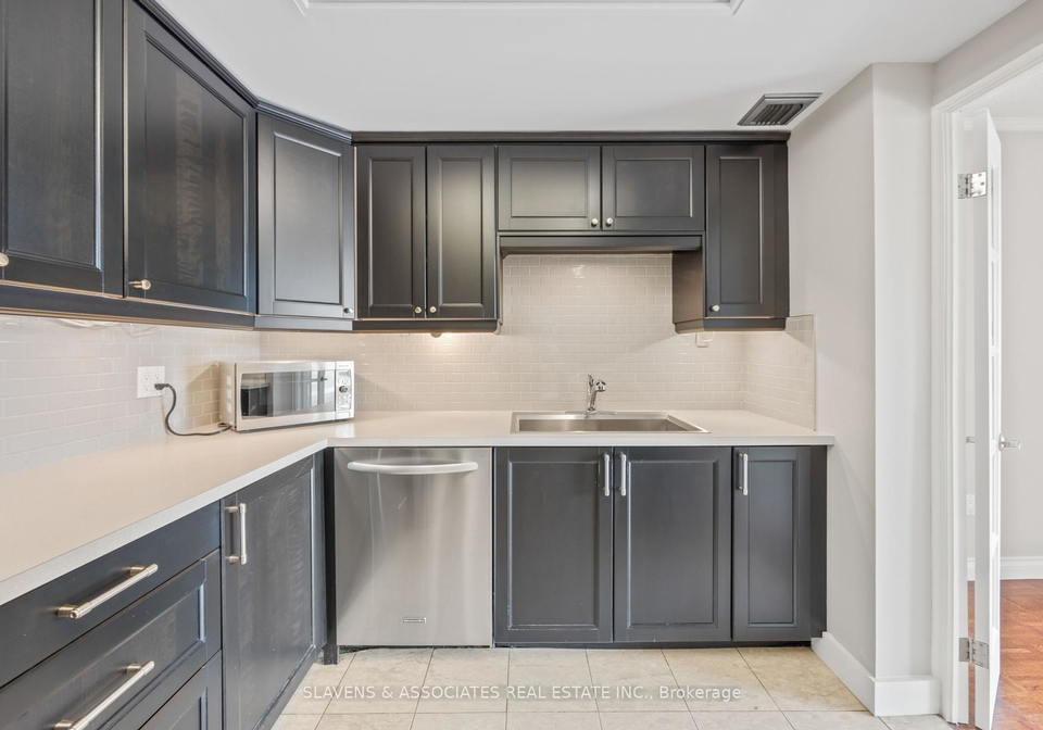71-charles-street-e-toronto-ontario-c12259066