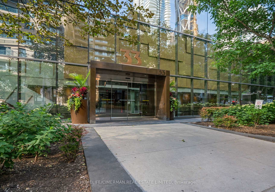 33-charles-street-e-toronto-ontario-c12259190