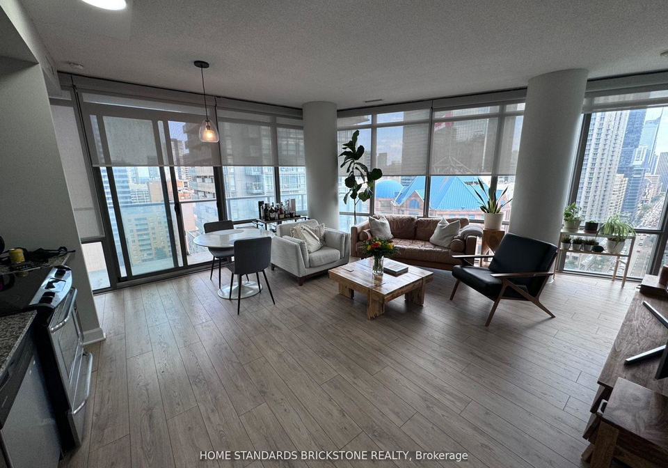 832-bay-street-toronto-ontario-c12259598