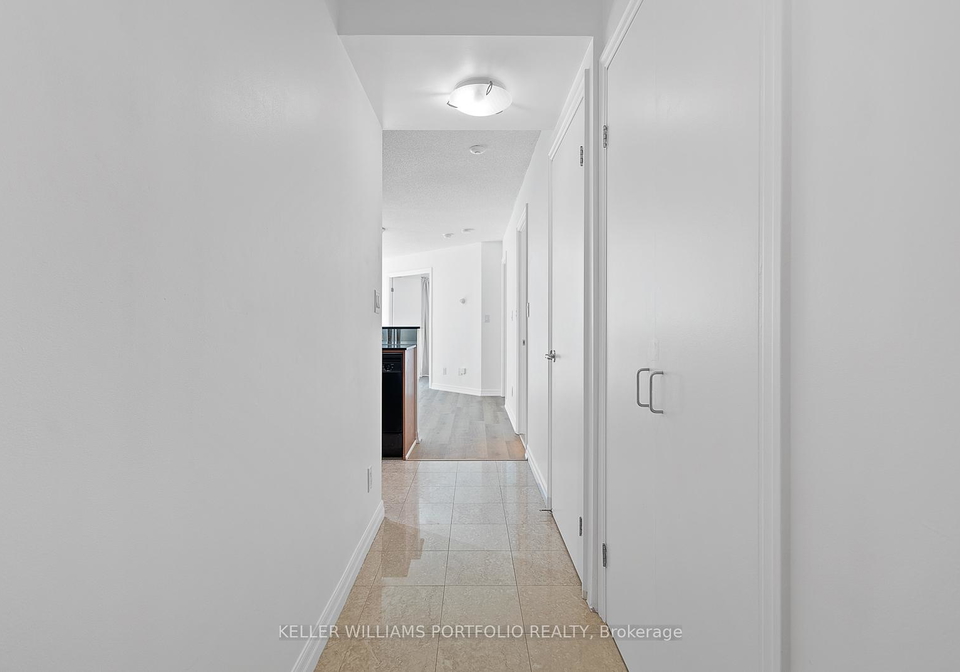 300-bloor-street-e-toronto-ontario-c12259784