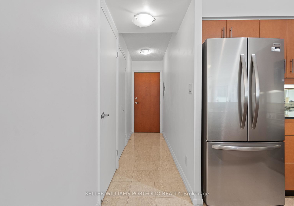 300-bloor-street-e-toronto-ontario-c12259784