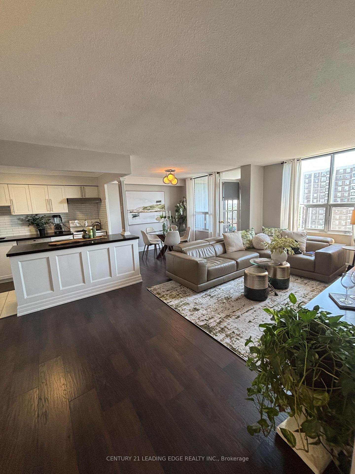 10-edgecliff-golfway-east-york-ontario-c12260021