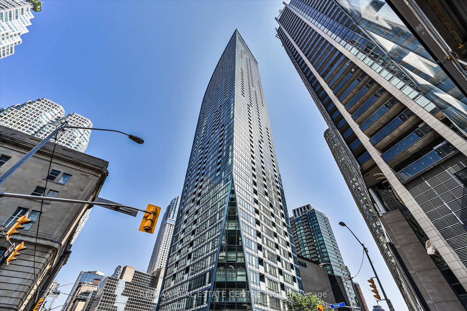 8-the-esplanade-avenue-toronto-ontario-c12260779