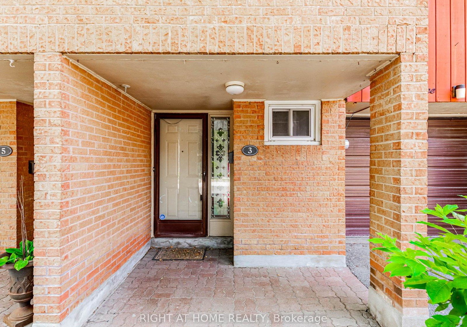 3-poets-walk-way-north-york-ontario-c12261167
