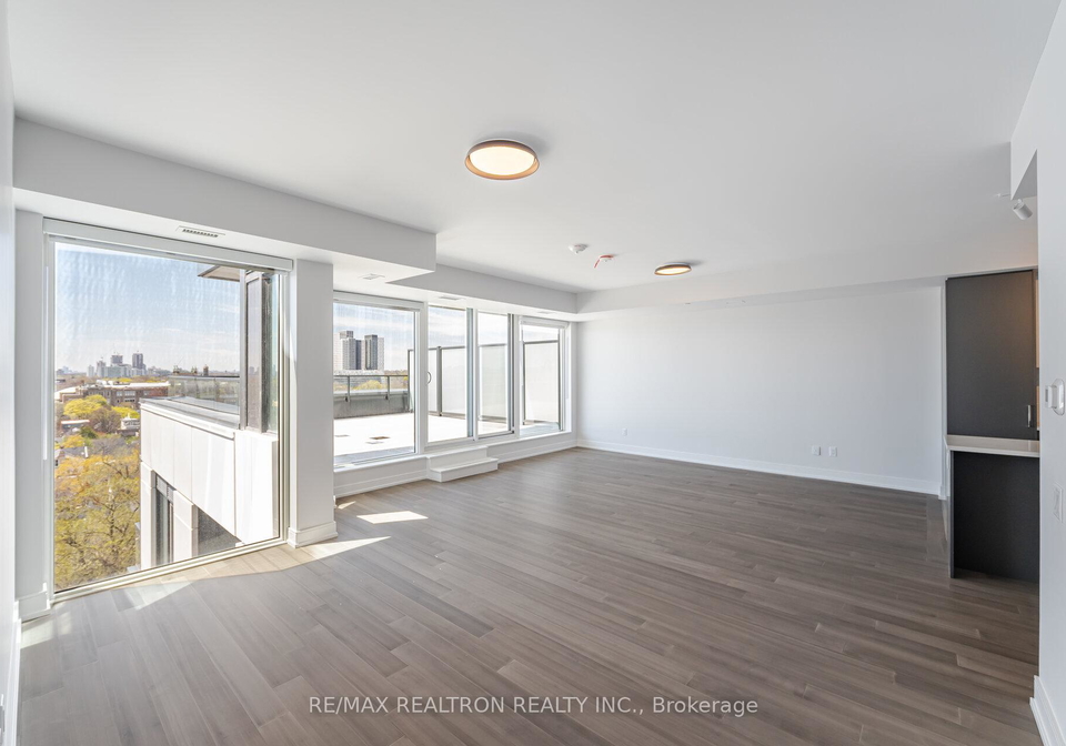 664-spadina-avenue-toronto-ontario-c12261298