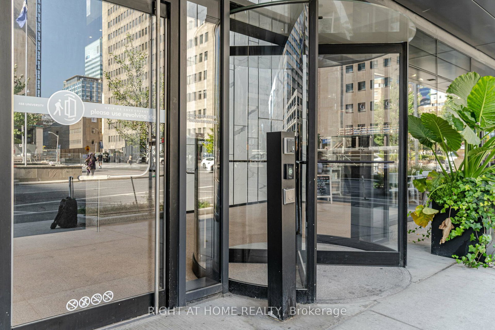 488-university-avenue-s-toronto-ontario-c12261334