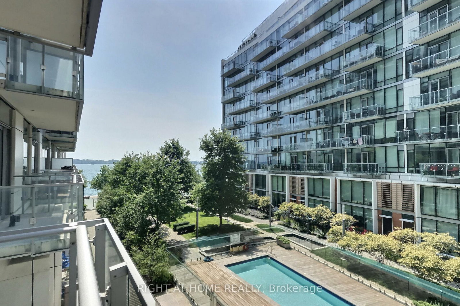39-queens-quay-e-toronto-ontario-c12261382