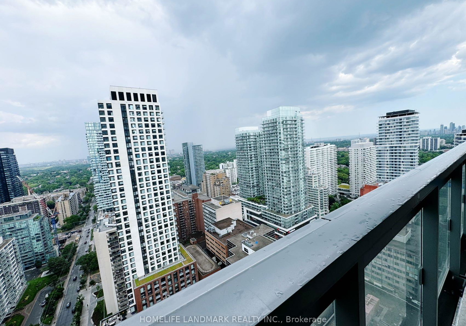 39-roehampton-avenue-toronto-ontario-c12261543