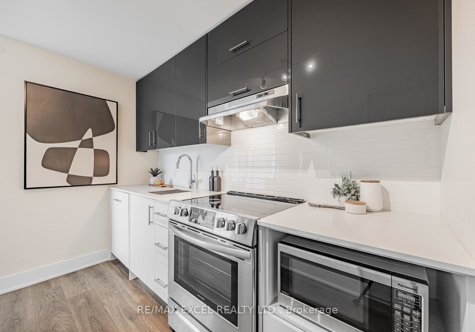 188-fairview-mall-drive-north-york-ontario-c12261597