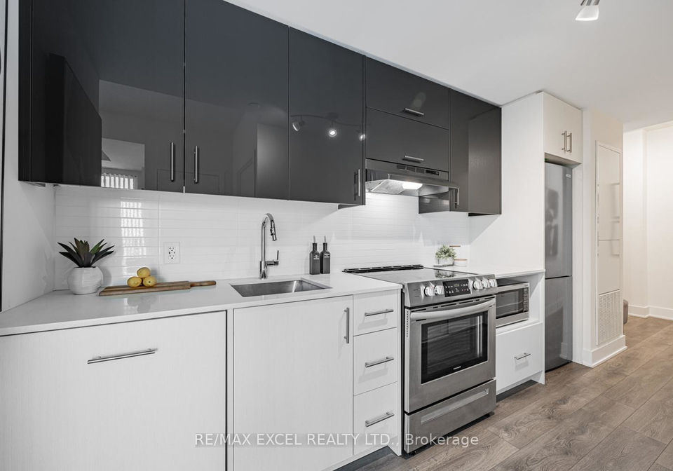 188-fairview-mall-drive-north-york-ontario-c12261597