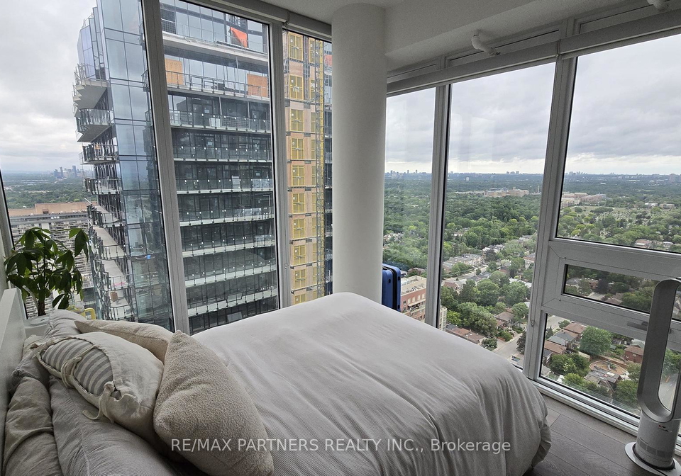 99-broadway-avenue-toronto-ontario-c12261625