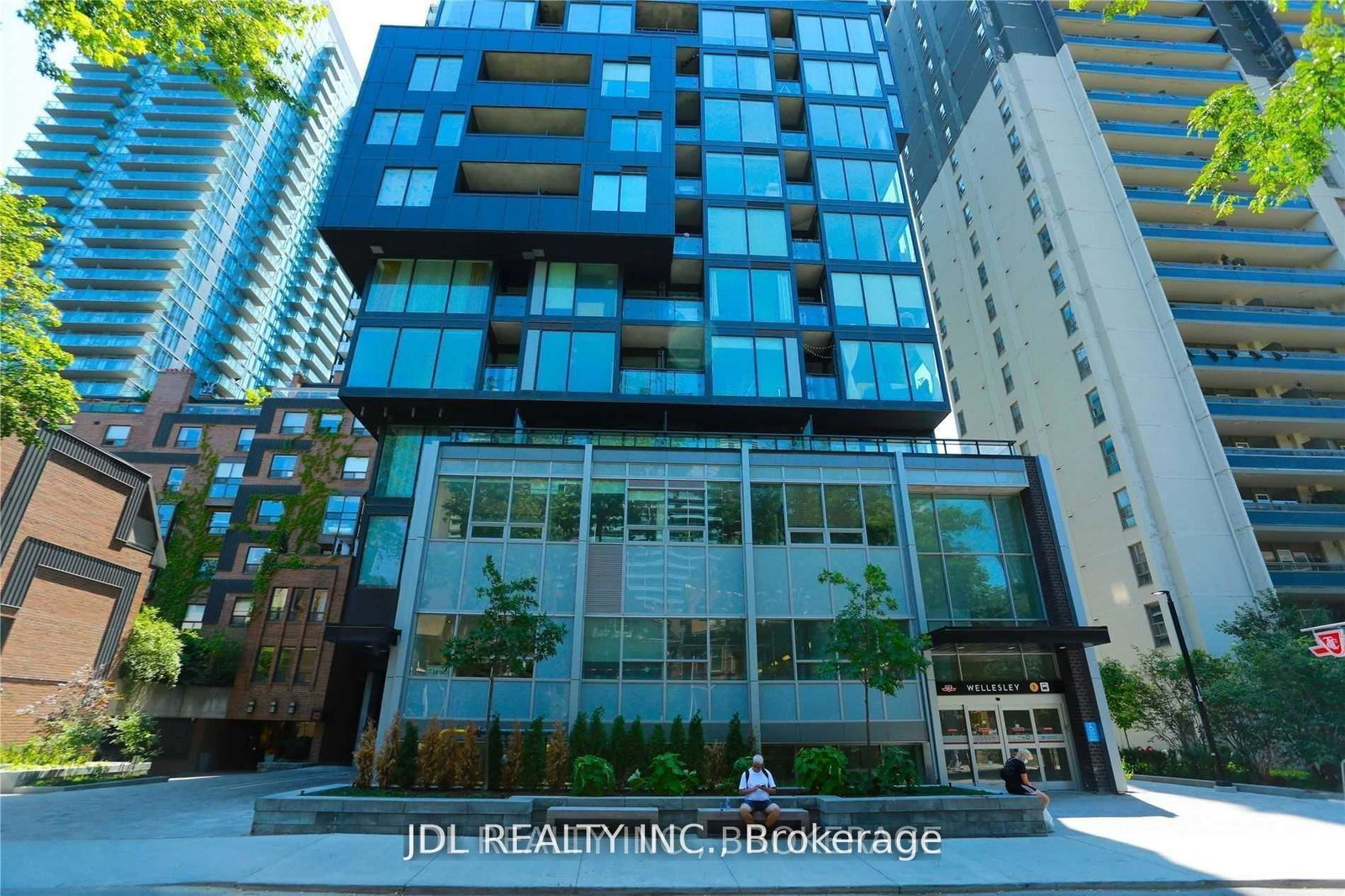 17-dundonald-street-toronto-ontario-c12261793